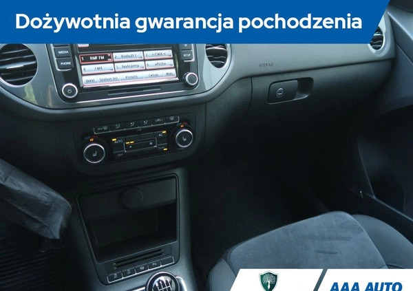 Volkswagen Tiguan cena 52000 przebieg: 145541, rok produkcji 2012 z Łowicz małe 254